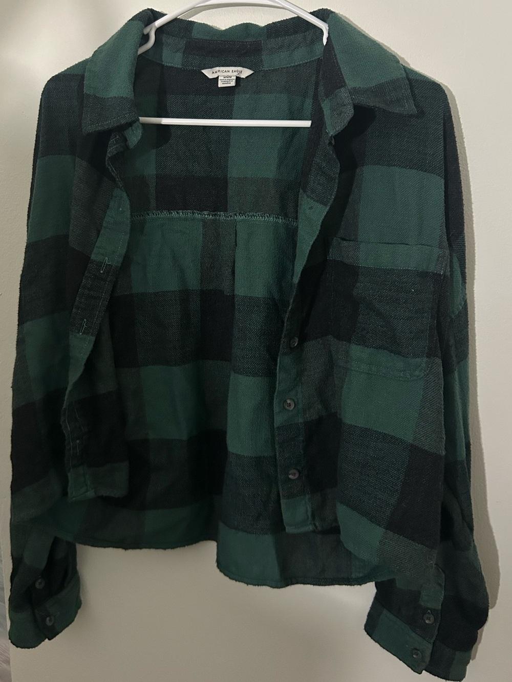American Eagle Outfitters Black and Green Plaid Flannel Shirt Size Medium